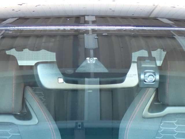 カローラスポーツ Ｇ　Ｚ　トヨタセーフティセンス・障害物センサー・ＢＳＭ・ＬＥＤヘッドライト・スマートキー・純正１８ＡＷ・９インチ純正メモリーナビ・バックカメラ・フルセグＴＶ・Ｂｌｕｅｔｏｏｔｈ・ＥＴＣ・ドライブレコーダー（12枚目）