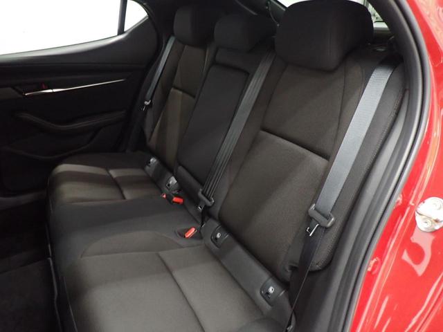 ＭＡＺＤＡ３ファストバック ２０Ｓプロアクティブ　ツーリングセレクション　マツダコネクト・衝突軽減Ｂ・障害物センサー・ＢＳＭ・ＨＵＤ・ワイヤレス充電・全方位カメラ・電動シート・シートヒーター・ハンドルヒーター・ＬＥＤライト・純正ＡＷ・フルセグＴＶ・Ｂｌｕｅｔｏｏｔｈ・ＥＴＣ（44枚目）