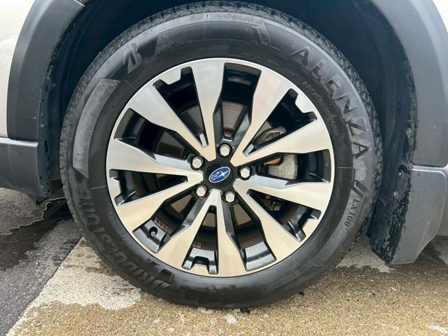 レガシィアウトバック リミテッド ●ワンオーナー●サンルーフ●パワーバックドア●純正8インチナビ●フルセグ●DAITONEスピーカーセット●アイサイトVer3●ブラックレザーシート●LEDヘッドランプ●可動式ルーフレール(9枚目)