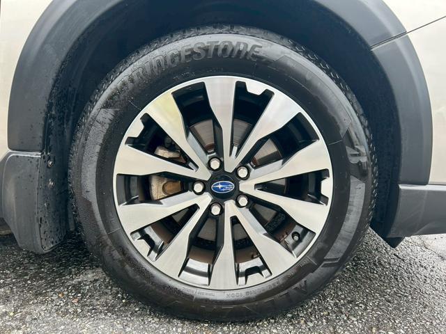 レガシィアウトバック リミテッド ●ワンオーナー●サンルーフ●パワーバックドア●純正8インチナビ●フルセグ●DAITONEスピーカーセット●アイサイトVer3●ブラックレザーシート●LEDヘッドランプ●可動式ルーフレール(11枚目)