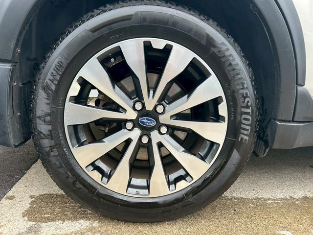 レガシィアウトバック リミテッド ●ワンオーナー●サンルーフ●パワーバックドア●純正8インチナビ●フルセグ●DAITONEスピーカーセット●アイサイトVer3●ブラックレザーシート●LEDヘッドランプ●可動式ルーフレール(12枚目)