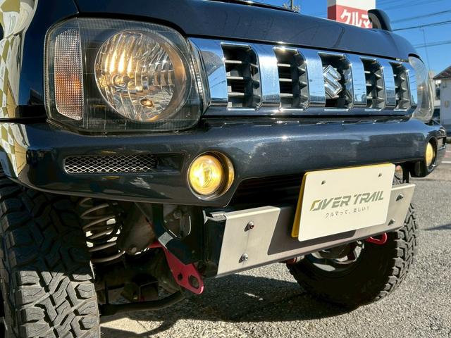 ジムニー クロスアドベンチャー　５速ＭＴ　４ＷＤ　Ｐ－ナビ　ＴＡＮＩＧＵＣＨＩソルブ３インチＵＰ　ＭＲＳ製インテークチャンバー　ＭＲＳ製エアクリ　ＦＵＪＩＴＳＵＢＯ－ＡＫマフラー　ラノーズエアＢプレート　ＯＰＥＮＣＯＵＮＴＲＹ（6枚目）