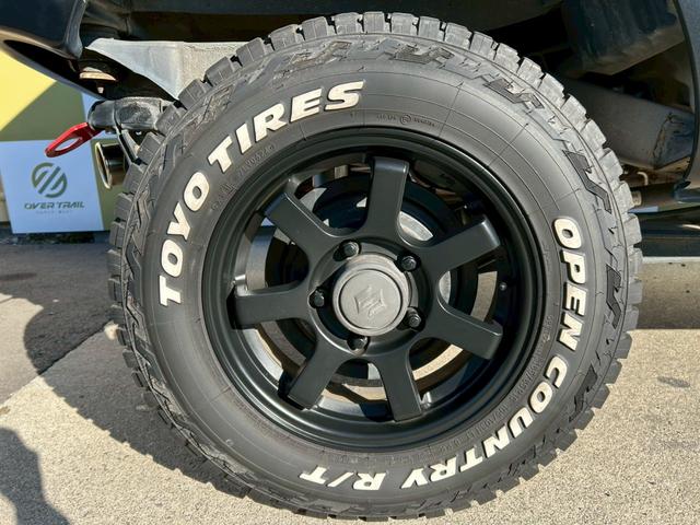 ジムニー クロスアドベンチャー　５速ＭＴ　４ＷＤ　Ｐ－ナビ　ＴＡＮＩＧＵＣＨＩソルブ３インチＵＰ　ＭＲＳ製インテークチャンバー　ＭＲＳ製エアクリ　ＦＵＪＩＴＳＵＢＯ－ＡＫマフラー　ラノーズエアＢプレート　ＯＰＥＮＣＯＵＮＴＲＹ（16枚目）