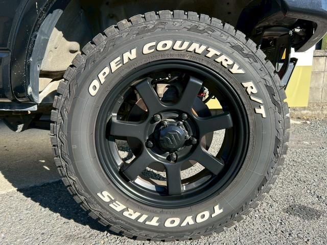 ジムニー クロスアドベンチャー　５速ＭＴ　４ＷＤ　Ｐ－ナビ　ＴＡＮＩＧＵＣＨＩソルブ３インチＵＰ　ＭＲＳ製インテークチャンバー　ＭＲＳ製エアクリ　ＦＵＪＩＴＳＵＢＯ－ＡＫマフラー　ラノーズエアＢプレート　ＯＰＥＮＣＯＵＮＴＲＹ（17枚目）