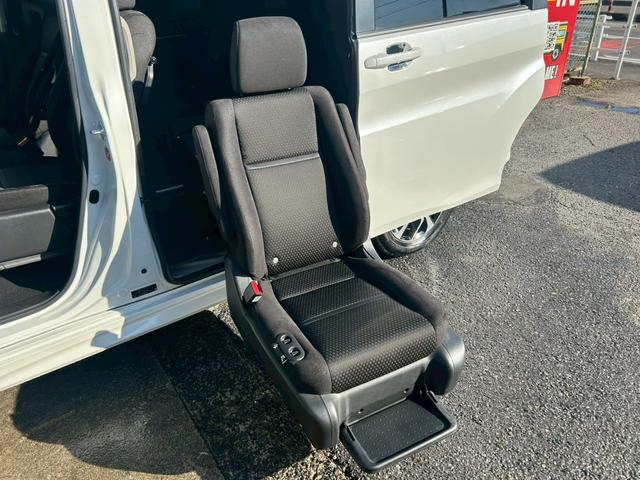 ステップワゴンスパーダ スパーダ　ホンダセンシングサイドリフトアップシート車　●介護車●純正１０インチナビ●フルセグ●バックカメラ●純正フリップダウンモニター●ドライブレコーダー前後●ホンダセンシング●両側電動スライドドア（4枚目）