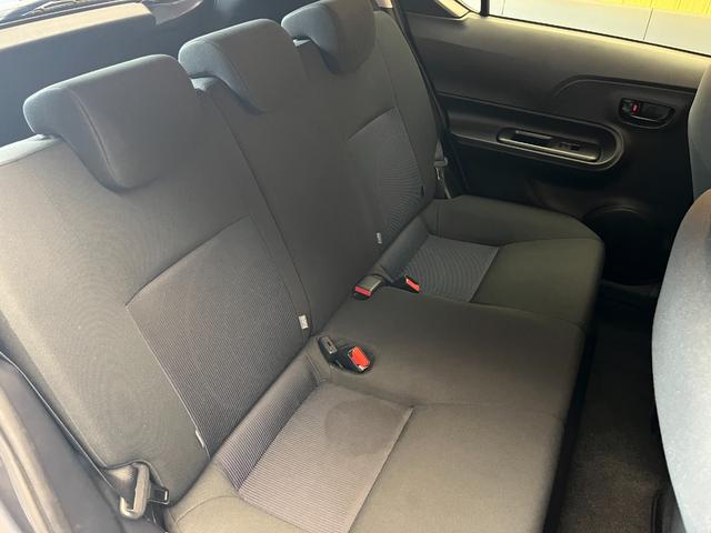 アクア Ｓ　車検２年　衝突被害軽減ブレーキ　スマートキー　バックカメラ　トヨタ純正ナビ　ＥＴＣ　電動格納ドアミラー　光軸調整機能　横滑り防止機能　オートエアコン　運転席助手席エアバッグ（16枚目）