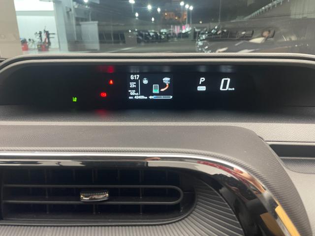 アクア Ｓ　車検２年　衝突被害軽減ブレーキ　スマートキー　電動格納ドアミラー　トヨタ純正ナビ　バックカメラ　ドライブレコーダー　ＬＥＤヘッドライト　オートエアコン　光軸調整機能　横滑り防止機能（12枚目）