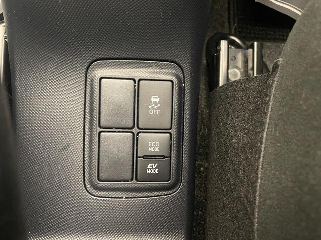 アクア Ｓ　車検２年　衝突被害軽減ブレーキ　スマートキー　電動格納ドアミラー　トヨタ純正ナビ　バックカメラ　ドライブレコーダー　ＬＥＤヘッドライト　オートエアコン　光軸調整機能　横滑り防止機能（16枚目）