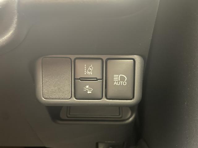 アクア Ｓ　車検２年　衝突被害軽減ブレーキ　スマートキー　電動格納ドアミラー　トヨタ純正ナビ　バックカメラ　ドライブレコーダー　ＬＥＤヘッドライト　オートエアコン　光軸調整機能　横滑り防止機能（17枚目）