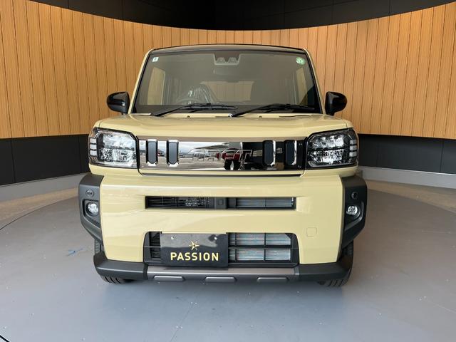 タフト Ｇ　ダーククロムベンチャー　届出済未使用車　衝突被害軽減ブレーキ　コーナーセンサー　スマートキー　シートヒーター　ＬＥＤヘッドライト　バックカメラ　電動格納ドアミラー　電子パーキング　アルミホイール　アイドリングストップ（5枚目）