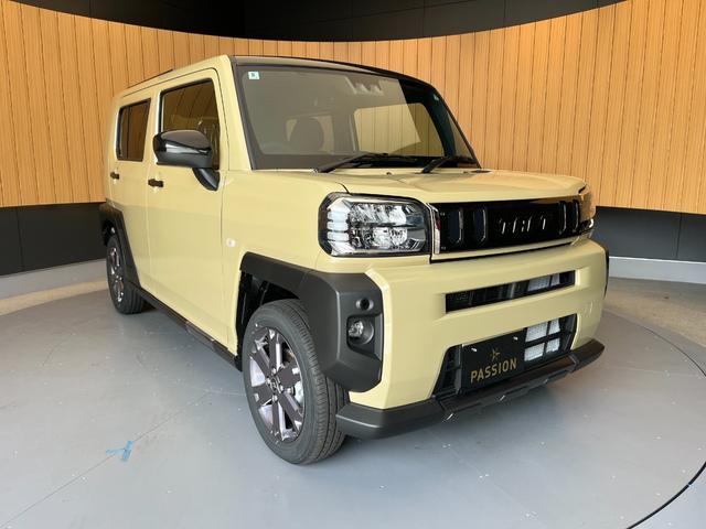 タフト Ｇ　ダーククロムベンチャー　届出済未使用車　衝突被害軽減ブレーキ　コーナーセンサー　スマートキー　シートヒーター　ＬＥＤヘッドライト　バックカメラ　電動格納ドアミラー　電子パーキング　アルミホイール　アイドリングストップ（6枚目）