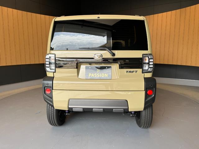 タフト Ｇ　ダーククロムベンチャー　届出済未使用車　衝突被害軽減ブレーキ　コーナーセンサー　スマートキー　シートヒーター　ＬＥＤヘッドライト　バックカメラ　電動格納ドアミラー　電子パーキング　アルミホイール　アイドリングストップ（8枚目）