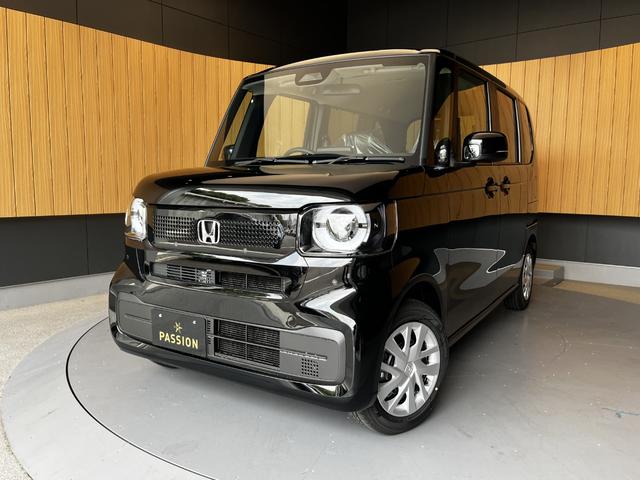 Ｎ－ＢＯＸ ベースグレード　届出済未使用車　片側電動スライドドア　衝突被害軽減ブレーキ　コーナーセンサー　アダクティブクルーズコントロール　アイドリングストップ　スマートキー　ＬＥＤヘッドライト　チップアップシート　バックカメラ（3枚目）