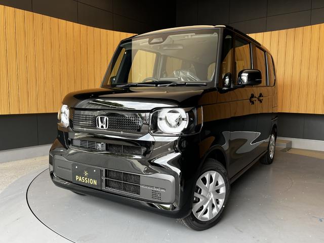 Ｎ－ＢＯＸ ベースグレード　届出済未使用車　片側電動スライドドア　衝突被害軽減ブレーキ　コーナーセンサー　アダクティブクルーズコントロール　アイドリングストップ　スマートキー　ＬＥＤヘッドライト　チップアップシート　バックカメラ（3枚目）