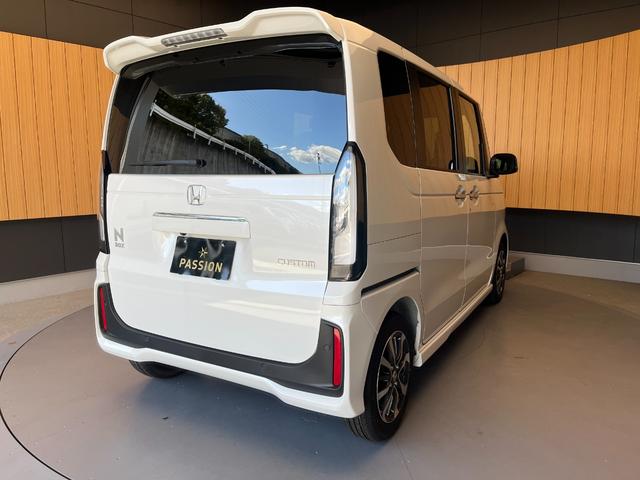 N-BOXカスタム ベースグレード 届出済未使用車 両側電動スライドドア 衝突被害軽減ブレーキ コーナーセンサー アダクティブクルーズコントロール アイドリングストップ スマートキー LEDヘッドライト チップアップシート バックカメラ(8枚目)