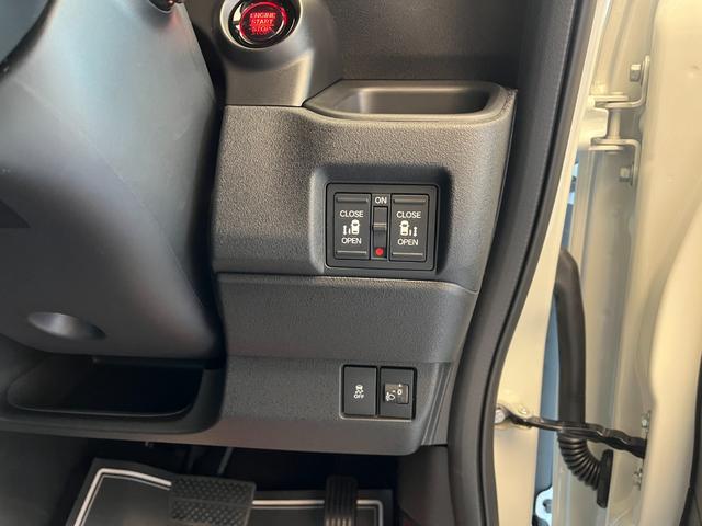 N-BOXカスタム ベースグレード 届出済未使用車 両側電動スライドドア 衝突被害軽減ブレーキ コーナーセンサー アダクティブクルーズコントロール アイドリングストップ スマートキー LEDヘッドライト チップアップシート バックカメラ(18枚目)