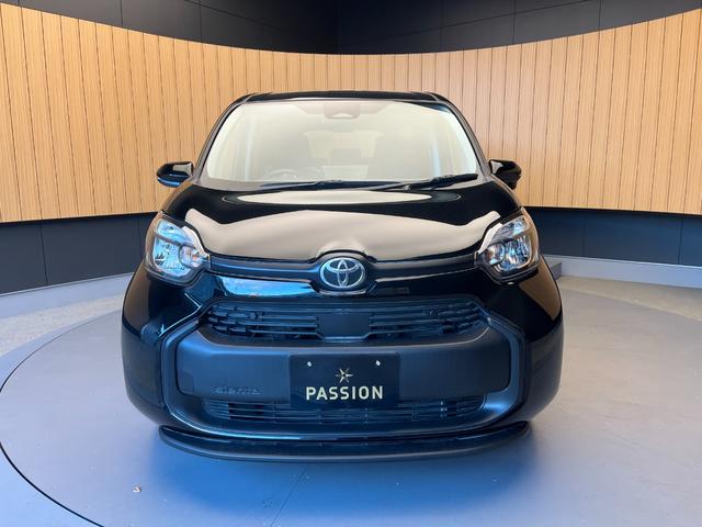 シエンタ ハイブリッドX 登録済未使用車 片側電動スライドドア 衝突被害軽減ブレーキ コーナーセンサー スマートキー アダクティブクルーズコントロール LEDヘッドライト 電動格納ドアミラー オートエアコン 3列シート7人乗り(6枚目)