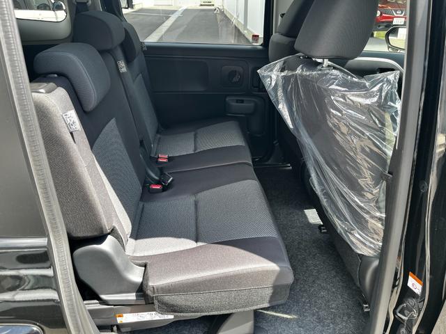 シエンタ ハイブリッドＸ　登録済未使用車　片側電動スライドドア　衝突被害軽減ブレーキ　コーナーセンサー　スマートキー　アダクティブクルーズコントロール　ＬＥＤヘッドライト　電動格納ドアミラー　オートエアコン　３列シート７人乗り（23枚目）