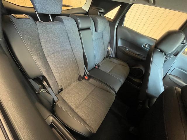 フィット ホーム　車検１０年３月　衝突被害軽減ブレーキ　スマートキー　コーナーセンサー　ＬＥＤヘッドライト　アダクティブクルーズコントロール　バックカメラ　電動格納ドアミラー　オートエアコン　横滑り防止機能（23枚目）