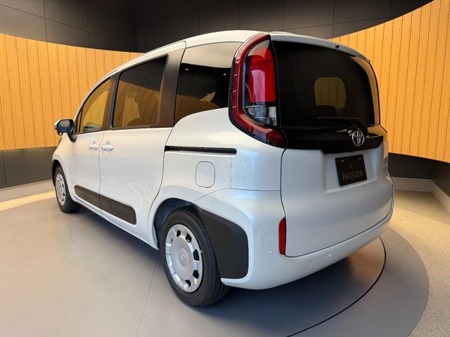 シエンタ ハイブリッドX 登録済未使用車 片側電動スライドドア 衝突被害軽減ブレーキ コーナーセンサー スマートキー アダクティブクルーズコントロール LEDヘッドライト 電動格納ドアミラー オートエアコン 3列シート7人乗り(10枚目)