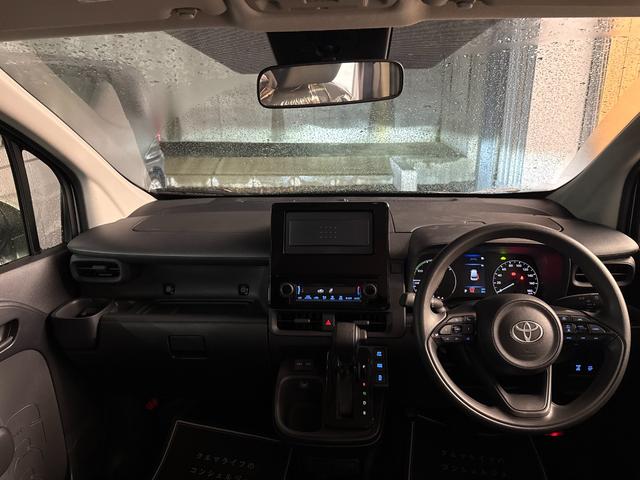 シエンタ ハイブリッドX 登録済未使用車 片側電動スライドドア 衝突被害軽減ブレーキ コーナーセンサー スマートキー アダクティブクルーズコントロール LEDヘッドライト 電動格納ドアミラー オートエアコン 3列シート7人乗り(12枚目)