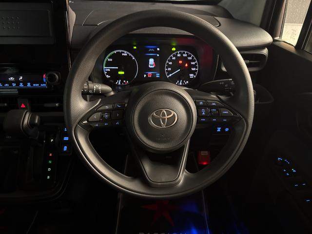 シエンタ ハイブリッドX 登録済未使用車 片側電動スライドドア 衝突被害軽減ブレーキ コーナーセンサー スマートキー アダクティブクルーズコントロール LEDヘッドライト 電動格納ドアミラー オートエアコン 3列シート7人乗り(15枚目)