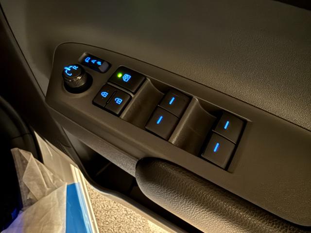 シエンタ ハイブリッドX 登録済未使用車 片側電動スライドドア 衝突被害軽減ブレーキ コーナーセンサー スマートキー アダクティブクルーズコントロール LEDヘッドライト 電動格納ドアミラー オートエアコン 3列シート7人乗り(21枚目)