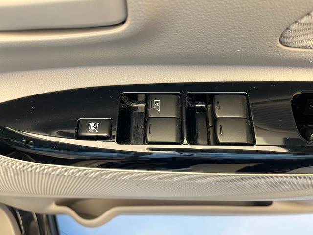 デイズルークス Ｘ　車検２年　片側電動スライドドア　衝突被害軽減ブレーキ　スマートキー　電動格納ドアミラー　ケンウッドナビ　アラウンドビューモニター　ＥＴＣ　横滑り防止機能　オートエアコン　パワーウインドウ（21枚目）
