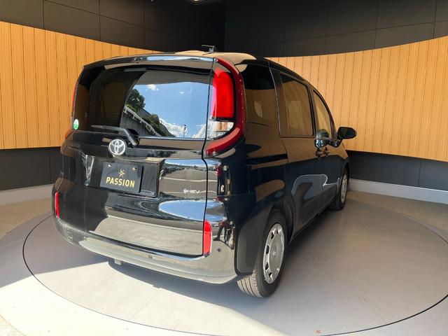 シエンタ ハイブリッドX 登録済未使用車 片側電動スライドドア 衝突被害軽減ブレーキ コーナーセンサー スマートキー アダクティブクルーズコントロール LEDヘッドライト 電動格納ドアミラー オートエアコン 3列シート7人乗り(8枚目)