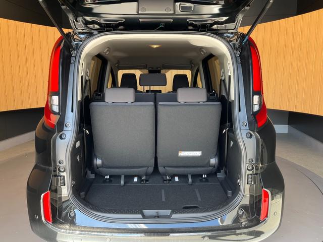 シエンタ ハイブリッドX 登録済未使用車 片側電動スライドドア 衝突被害軽減ブレーキ コーナーセンサー スマートキー アダクティブクルーズコントロール LEDヘッドライト 電動格納ドアミラー オートエアコン 3列シート7人乗り(11枚目)