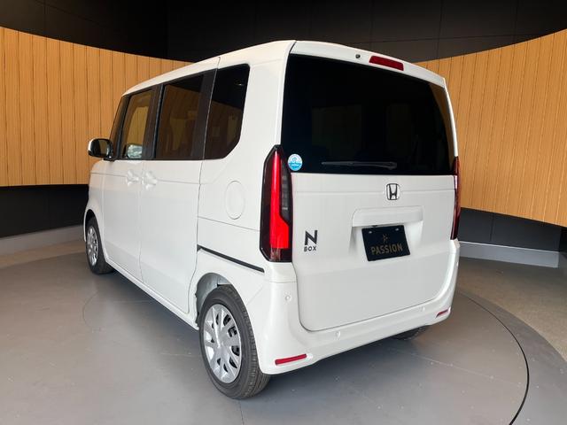 Ｎ－ＢＯＸ ベースグレード　届出済未使用車　片側電動スライドドア　衝突被害軽減ブレーキ　コーナーセンサー　アダクティブクルーズコントロール　アイドリングストップ　スマートキー　ＬＥＤヘッドライト　チップアップシート　バックカメラ（10枚目）