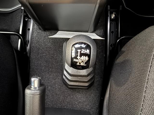 ジムニー ＸＣ　届出済未使用車　衝突軽減ブレーキ　コーナーセンサー　シートヒーター　クルーズコントロール　アイドリングストップ　フォグランプ　オートライト　アルミホイール　プッシュスタート　スズキセーフティーサポート（20枚目）