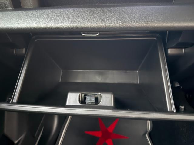 ジムニー ＸＣ　届出済未使用車　衝突軽減ブレーキ　コーナーセンサー　シートヒーター　クルーズコントロール　アイドリングストップ　フォグランプ　オートライト　アルミホイール　プッシュスタート　スズキセーフティーサポート（22枚目）