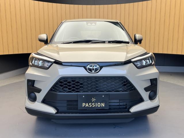 ライズ Ｘ　登録済未使用車　ナビレディパッケージ　衝突被害軽減ブレーキ　コーナーセンサー　スマートキー　アイドリングストップ　バックカメラ　電動格納ドアミラー　横滑り防止機能　パワーウインドウ　ＬＥＤヘッドライト（6枚目）