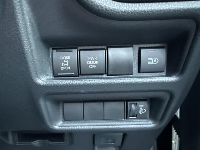 シエンタ ハイブリッドＸ　登録済未使用車　片側電動スライドドア　衝突被害軽減ブレーキ　コーナーセンサー　スマートキー　アダクティブクルーズコントロール　ＬＥＤヘッドライト　電動格納ドアミラー　オートエアコン　３列シート７人乗り（17枚目）