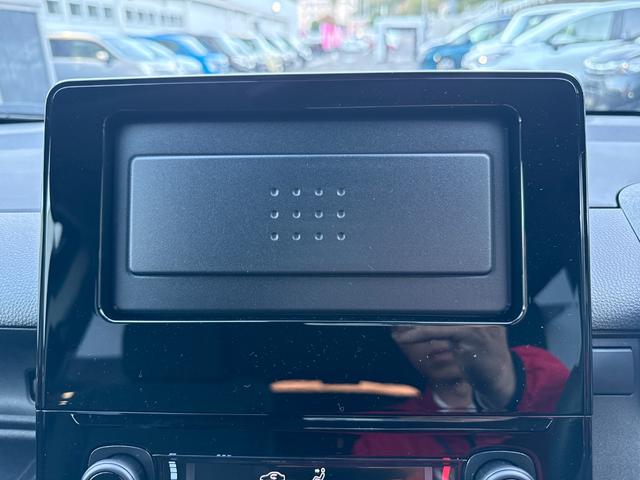 シエンタ ハイブリッドＸ　登録済未使用車　片側電動スライドドア　衝突被害軽減ブレーキ　コーナーセンサー　スマートキー　アダクティブクルーズコントロール　ＬＥＤヘッドライト　電動格納ドアミラー　オートエアコン　３列シート７人乗り（20枚目）