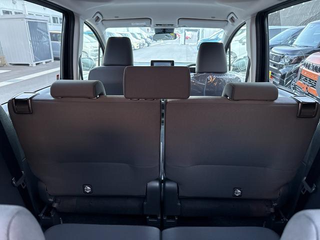 シエンタ ハイブリッドＸ　登録済未使用車　片側電動スライドドア　衝突被害軽減ブレーキ　コーナーセンサー　スマートキー　アダクティブクルーズコントロール　ＬＥＤヘッドライト　電動格納ドアミラー　オートエアコン　３列シート７人乗り（24枚目）