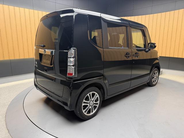 Ｎ－ＢＯＸ Ｇ・Ｌパッケージ　車検２年　片側電動スライドドア　アイドリングストップ　アルミホイール　電動格納ドアミラー　オートエアコン　横滑り防止機能　スマートキー　ベンチシート　パワーウインドウ　光軸調整機能　保証あり（8枚目）