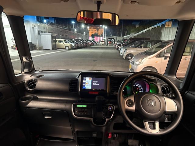 Ｎ－ＢＯＸ Ｇ・Ｌパッケージ　車検２年　片側電動スライドドア　アイドリングストップ　アルミホイール　電動格納ドアミラー　オートエアコン　横滑り防止機能　スマートキー　ベンチシート　パワーウインドウ　光軸調整機能　保証あり（12枚目）