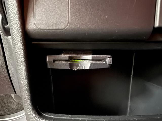 Ｎ－ＢＯＸ Ｇ・Ｌパッケージ　車検２年　片側電動スライドドア　アイドリングストップ　アルミホイール　電動格納ドアミラー　オートエアコン　横滑り防止機能　スマートキー　ベンチシート　パワーウインドウ　光軸調整機能　保証あり（18枚目）