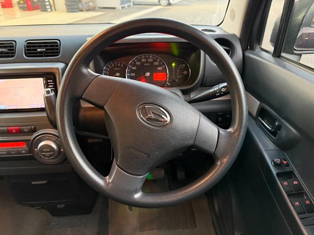 ムーヴコンテ Ｘ　リミテッド　車検２年　アイドリングストップ　電動格納ドアミラー　セキュリティアラーム　キーレスエントリー　ベンチシート　ベンチシート　オートエアコン　純正ナビ　パワーウインドウ　軽自動車　保証あり（15枚目）