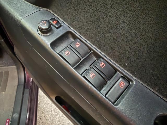 ムーヴコンテ Ｘ　リミテッド　車検２年　アイドリングストップ　電動格納ドアミラー　セキュリティアラーム　キーレスエントリー　ベンチシート　ベンチシート　オートエアコン　純正ナビ　パワーウインドウ　軽自動車　保証あり（17枚目）