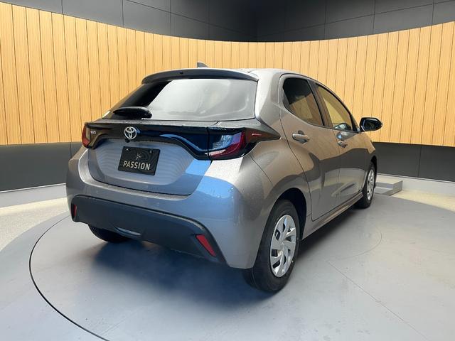 ヤリス X 登録済未使用車 ディスプレイオーディオ ETC バックカメラ 衝突軽減ブレーキ オートライト USB接続 オートハイビーム Bluetooth ステアリングスイッチ LEDライト バックカメラ(8枚目)