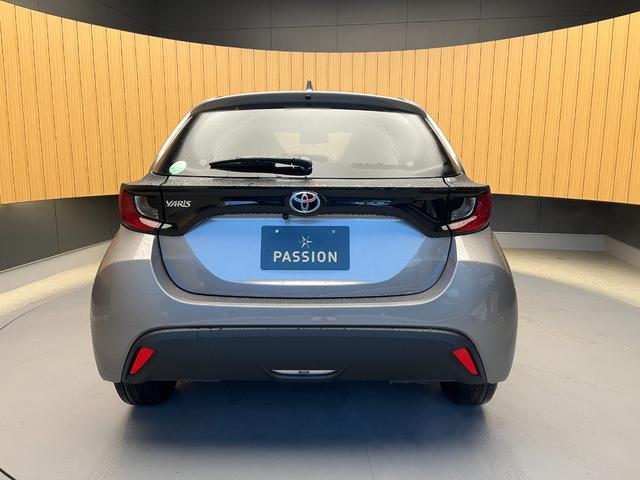 ヤリス X 登録済未使用車 ディスプレイオーディオ ETC バックカメラ 衝突軽減ブレーキ オートライト USB接続 オートハイビーム Bluetooth ステアリングスイッチ LEDライト バックカメラ(9枚目)