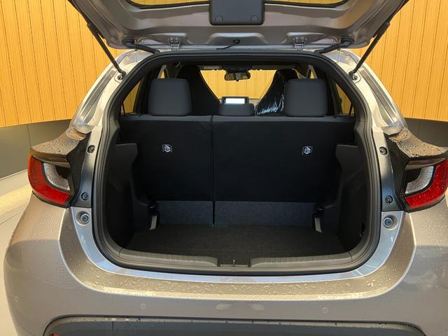 ヤリス X 登録済未使用車 ディスプレイオーディオ ETC バックカメラ 衝突軽減ブレーキ オートライト USB接続 オートハイビーム Bluetooth ステアリングスイッチ LEDライト バックカメラ(11枚目)