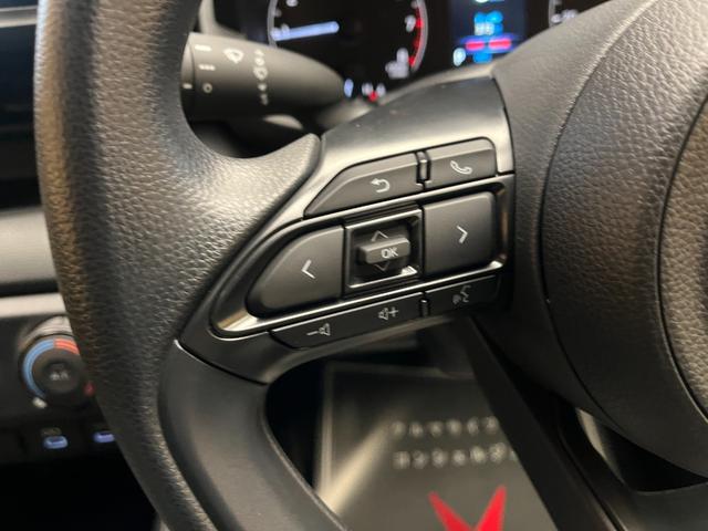 ヤリス X 登録済未使用車 ディスプレイオーディオ ETC バックカメラ 衝突軽減ブレーキ オートライト USB接続 オートハイビーム Bluetooth ステアリングスイッチ LEDライト バックカメラ(14枚目)