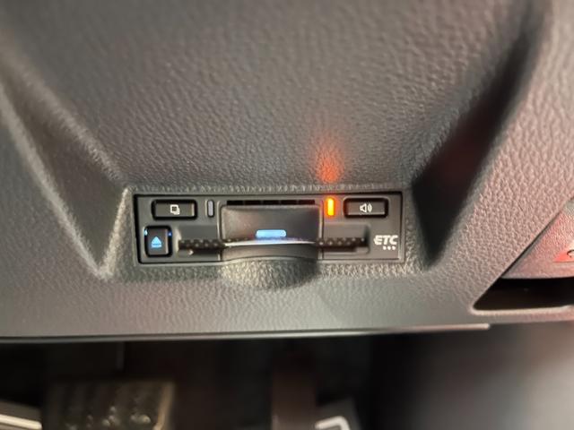 ヤリス X 登録済未使用車 ディスプレイオーディオ ETC バックカメラ 衝突軽減ブレーキ オートライト USB接続 オートハイビーム Bluetooth ステアリングスイッチ LEDライト バックカメラ(25枚目)