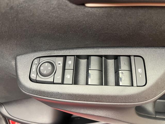 ヤリス X 登録済未使用車 ディスプレイオーディオ ETC バックカメラ 衝突軽減ブレーキ オートライト USB接続 オートハイビーム Bluetooth ステアリングスイッチ LEDライト バックカメラ(26枚目)