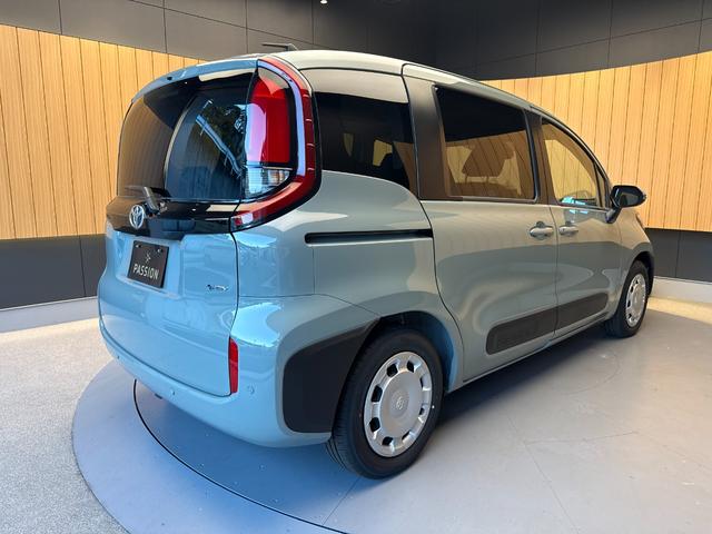 シエンタ ハイブリッドX 登録済未使用車 片側電動スライドドア 衝突被害軽減ブレーキ コーナーセンサー スマートキー アダクティブクルーズコントロール LEDヘッドライト 電動格納ドアミラー オートエアコン 3列シート7人乗り(8枚目)