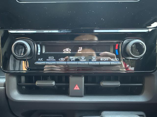 シエンタ ハイブリッドX 登録済未使用車 片側電動スライドドア 衝突被害軽減ブレーキ コーナーセンサー スマートキー アダクティブクルーズコントロール LEDヘッドライト 電動格納ドアミラー オートエアコン 3列シート7人乗り(13枚目)